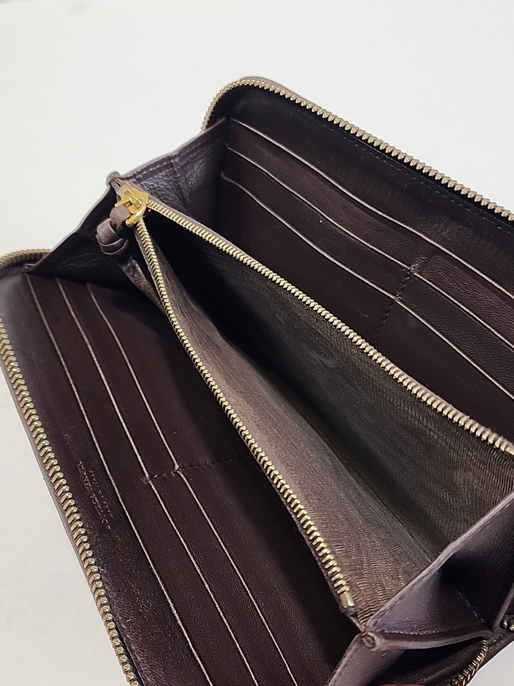 Bottega Veneta Round Long Wallet Intrecciato Dark Brown Leather Zippy Wallet! - Picture 16 of 16